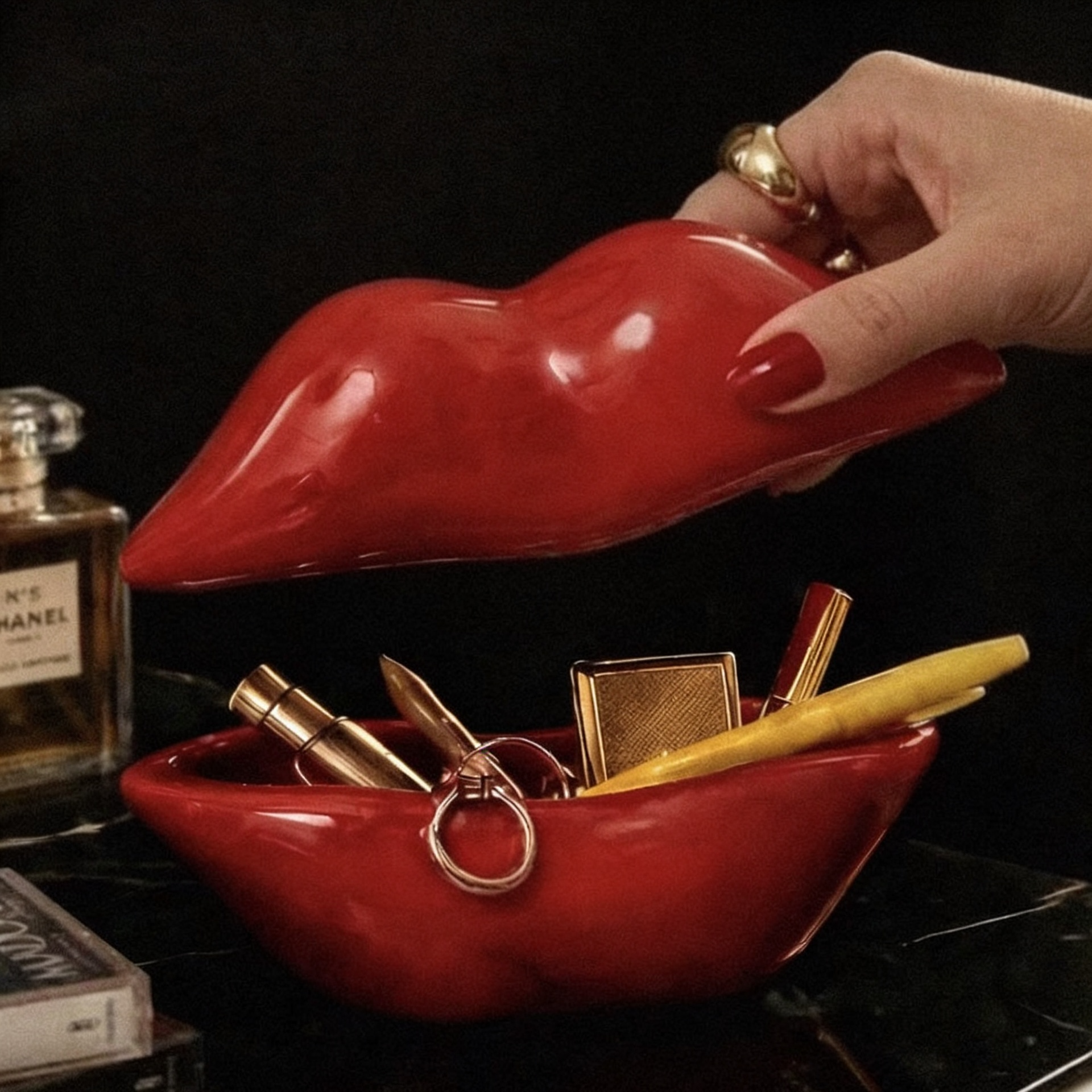 Hot Lips Ceramic Trinket